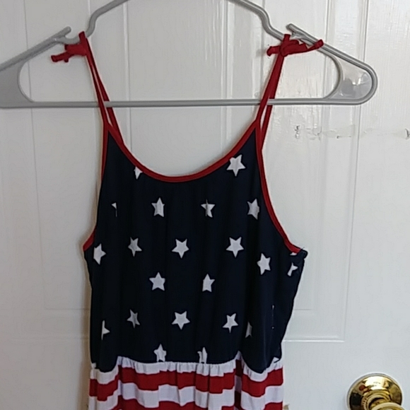 Dress - Picture 2 of 4